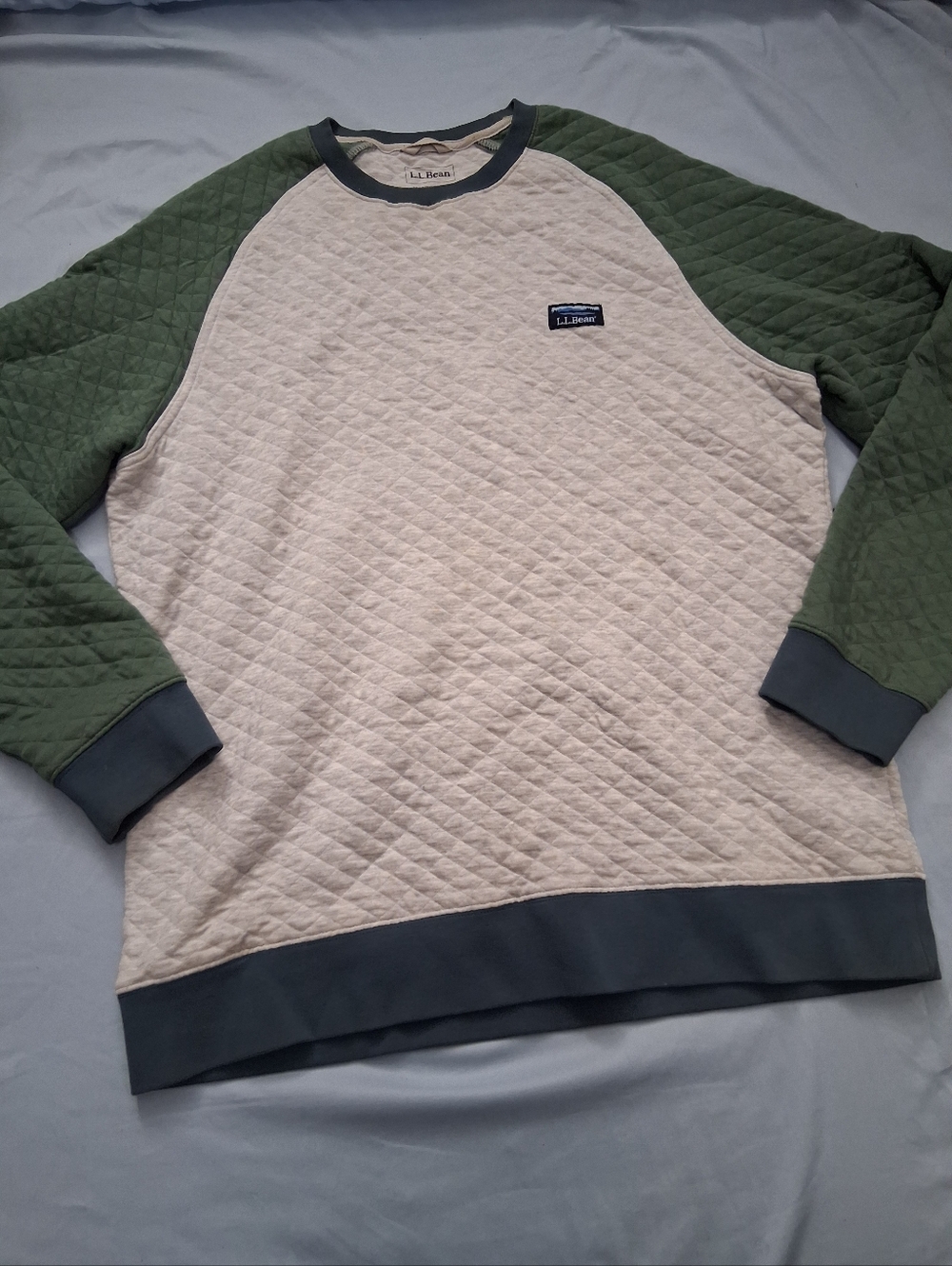 LL Bean Quilted Crewneck Sweatshirt Gray Green Blue Mens Size Large Regular Fit
